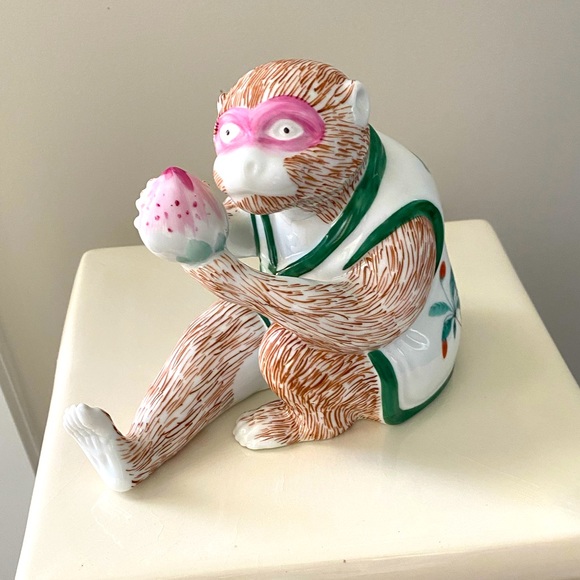 Atelier Mottahedeh Other - Vintage Atelier Mottahedeh Japanese Figurine of The Monkey Winston Holding Fruit